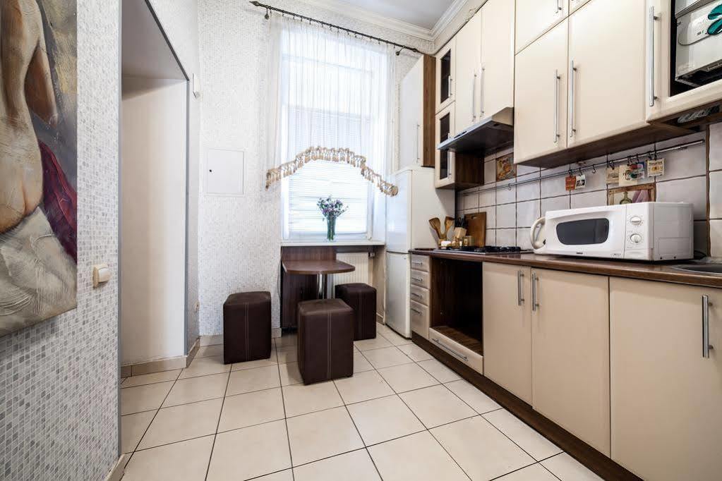 Queens Apartments Львов Экстерьер фото